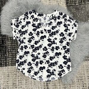 GAP Monochrome Floral V-Neck Blouse